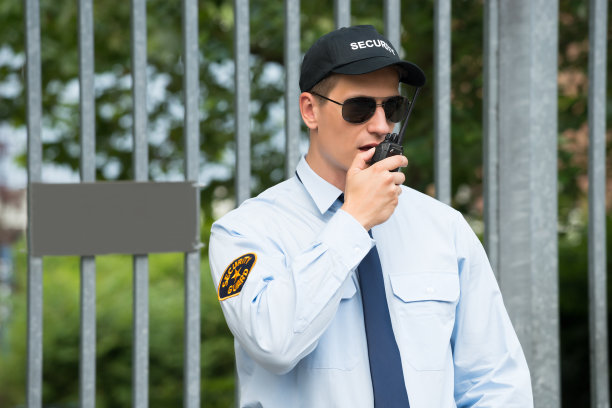 保安用对讲机说话素材图片