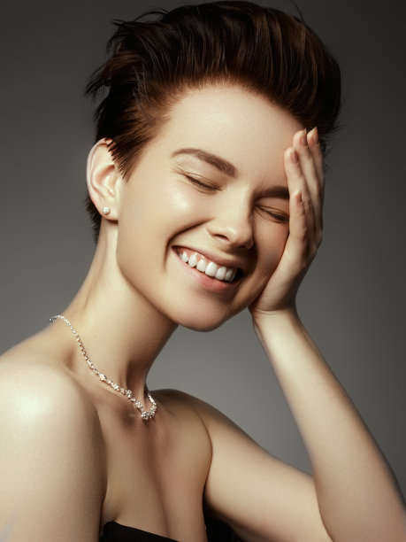 魅力、美丽、珠宝和奢华的概念。的特写beautif图片下载