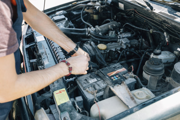 汽车发动机的修理和检查图片下载