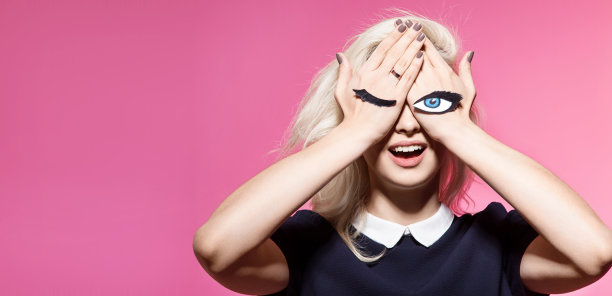 手绘睁眼和闭眼的女人素材图片