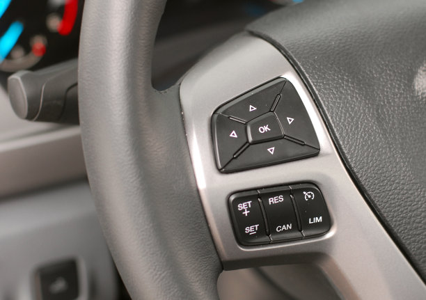 方向盘上的按钮图片下载