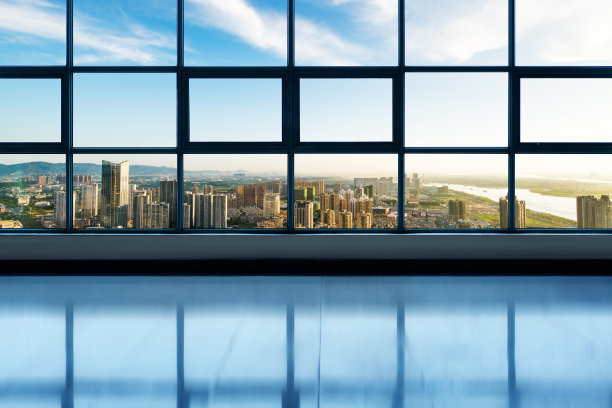 空白工作室与城市景观背景图片下载