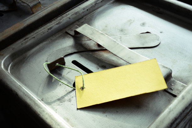 金属家具抽屉上的标签图片下载