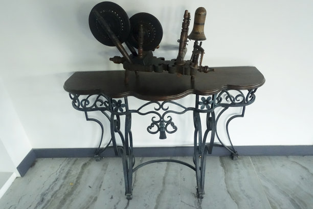 旋转的轮子图片下载