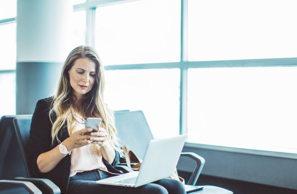 职业女性图片素材ID：308909664