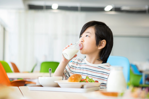 小学午餐素材图片