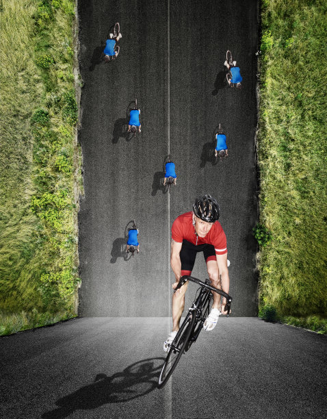 赛车手与自己对抗图片下载