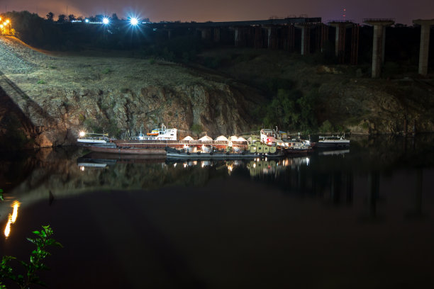 货船搁浅图片下载