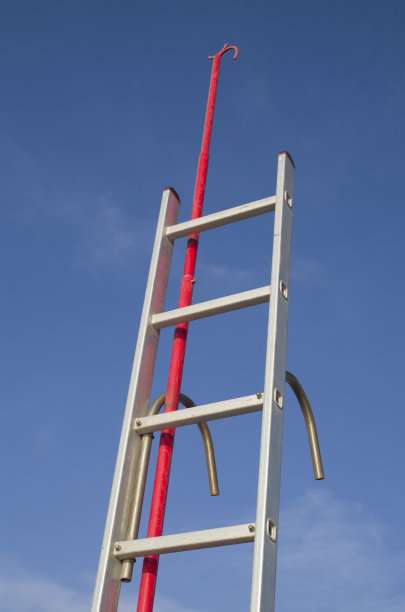 不锈钢登船梯和红船钩图片下载