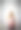 女孩和掉落的美元钞票。货币和彩票概念。年轻女子正在做些什么。图片下载
