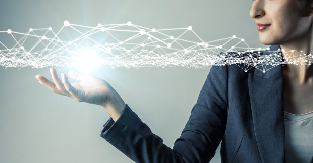 年轻的女工程师手放在一个3D物体下。3 d渲染图形。抽象的混合媒体。素材图片