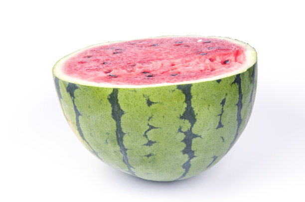 白底上放着半个西瓜。图片下载