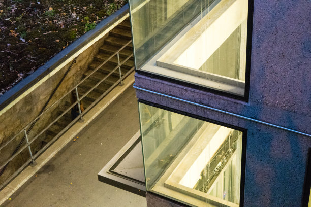 城市建筑在夜晚抽象图片下载