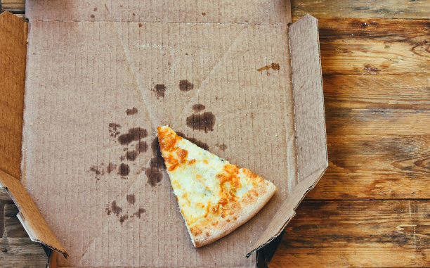 最后一块新鲜披萨四个奶酪图片下载