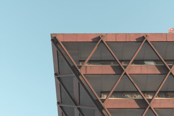 在布拉迪斯拉发的倒金字塔图片下载