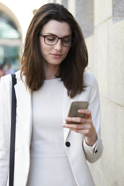 玩手机图片素材ID：309177702