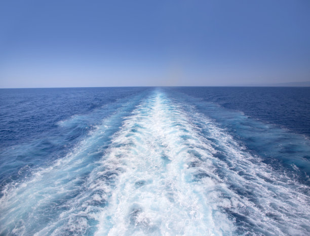 大船的尾流图片下载