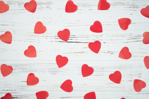 白底红心。图片下载