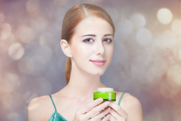 女人用面霜图片下载