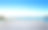 海景游泳池和空旷的大露台在现代豪华海滩别墅与蓝天背景，灯在度假屋或酒店的大型木制甲板上图片下载