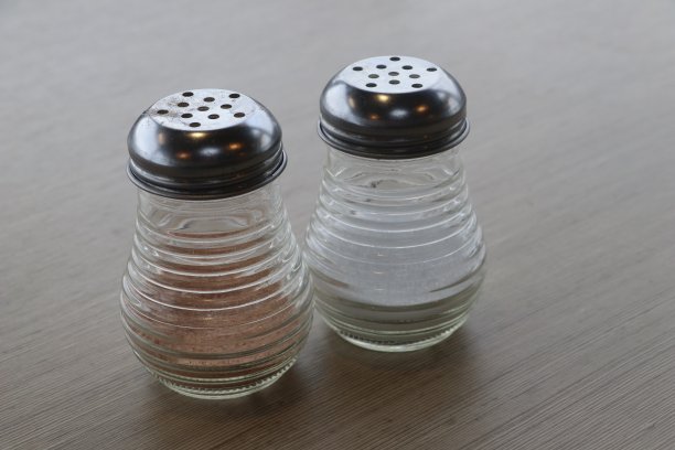 盐和胡椒图片下载