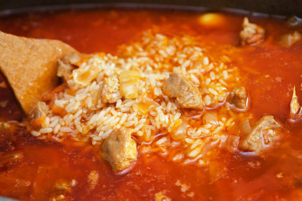 传统菜肴乌兹别克肉饭烹饪图片下载