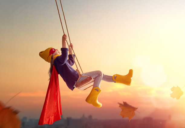 孩子在摇摆图片下载