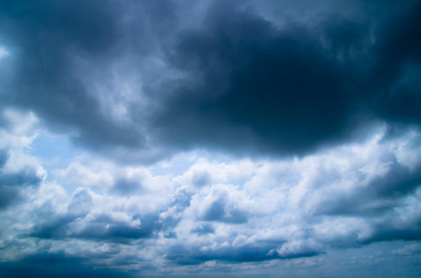 蓝色的天空图片下载