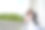 新婚夫妇在大自然中是互相拥抱的图片下载