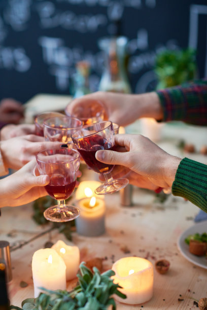 干杯,朋友!图片下载