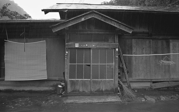 山区的乡村房屋图片下载