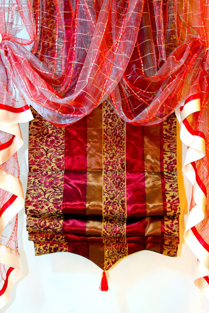 红色的窗帘图片下载