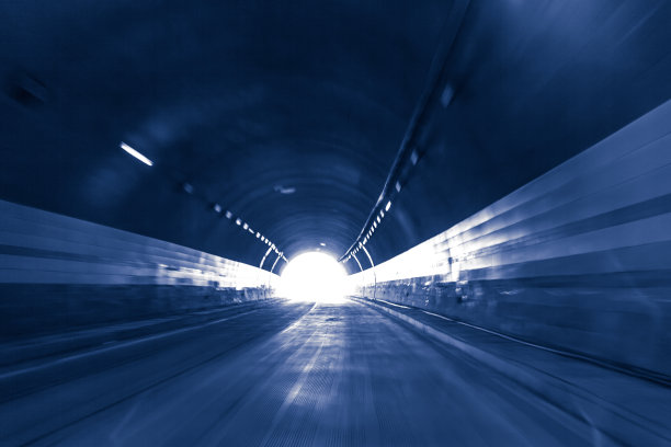 隧道自驾游图片下载