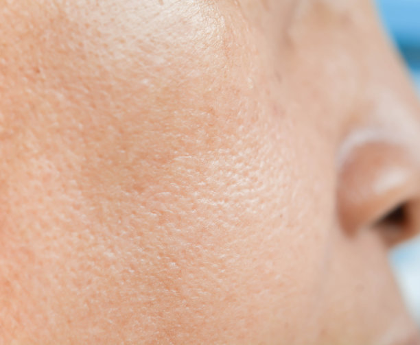 女人脸上的毛孔图片下载