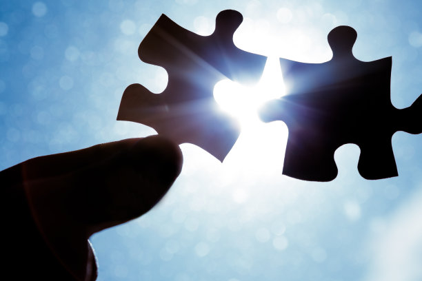 手握拼图图片下载