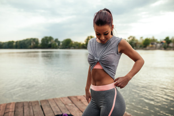 显示她的身体图片下载