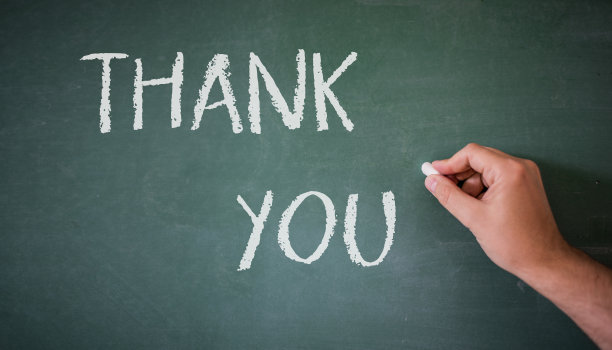 谢谢你用白色粉笔写在黑板上。图片下载