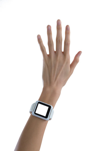 女人的手上展示着智能手表图片下载