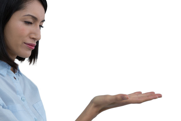 假装拿着看不见的东西的女人图片下载