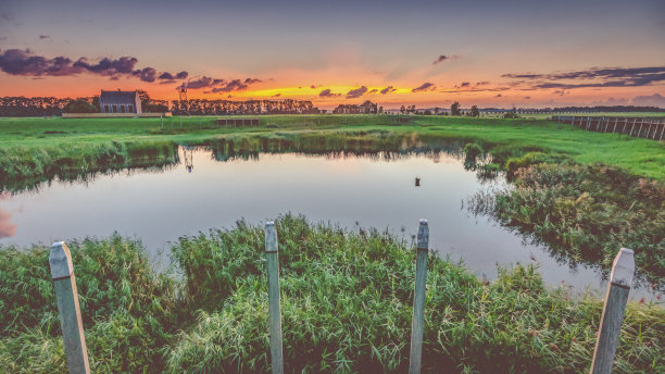 位于弗莱弗兰的原舍克兰岛的旧港口。图片下载