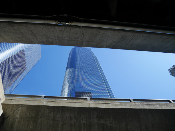 摩天大楼太阳高速公路图片下载