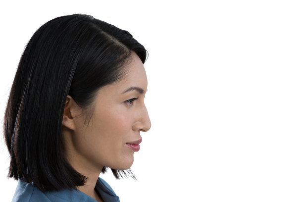 白人背景下体贴的女性高管图片下载