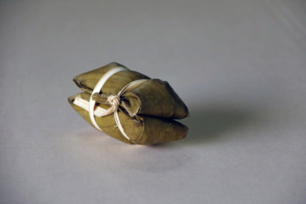 Khao Tom Mat是一种当地的泰国甜点，它是香蕉和糯米。图片下载