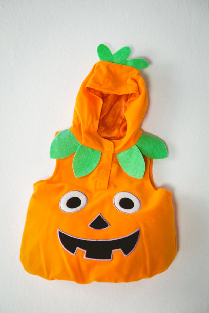 高角度视图连帽衫在万圣节图片下载
