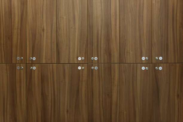 健身房更衣室的内部图片下载