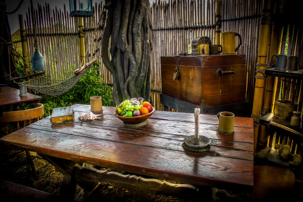 木制的桌子图片下载