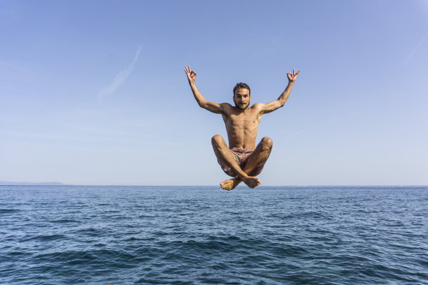 潜入大海图片下载