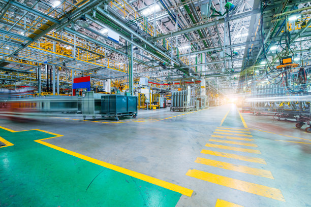 机器人在汽车厂焊接图片下载