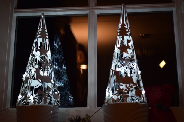 家中圣诞树的特写图片下载