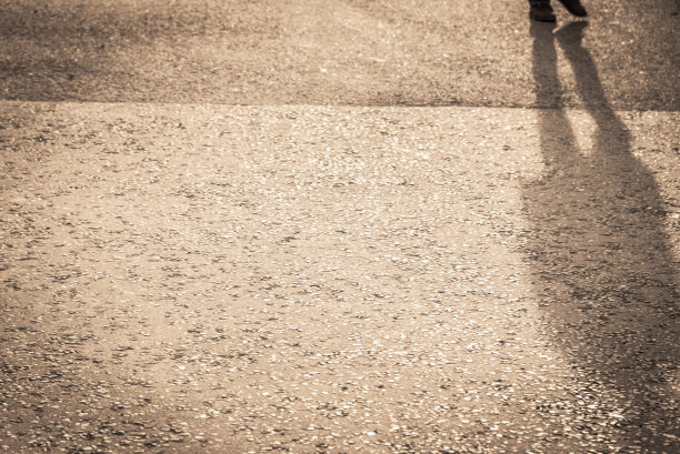 孤独的影子图片下载